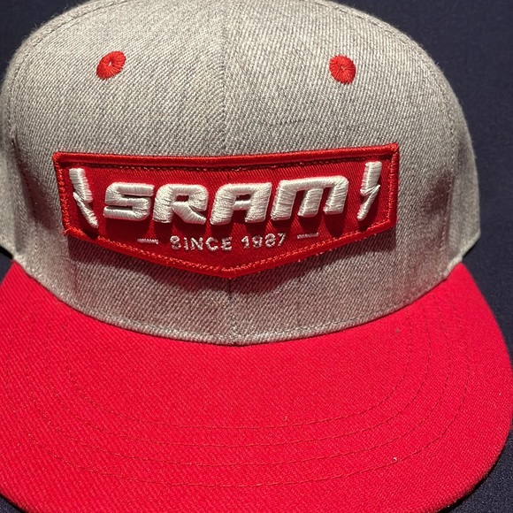SRAM Grey and Red Cycling Gear Patch Cap Hat Trucker Snapback - Picture 2 of 5